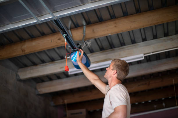 Recognizing the Signs of a Malfunctioning Garage Door Opener